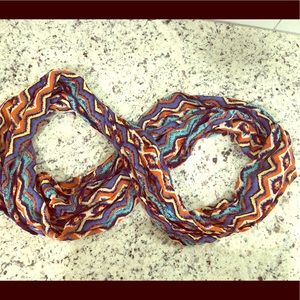 ⭐️ Multi color infinity scarf